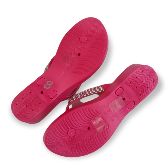 Bebe Girl's Sandals. Pink with rhinestones. Size 2. NWT - Picture 5 of 8